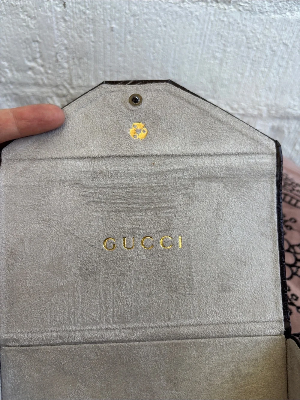 Gucci Signature Logo Monogrammed Foldable GG Sunglasses Case in Brown - Unisex